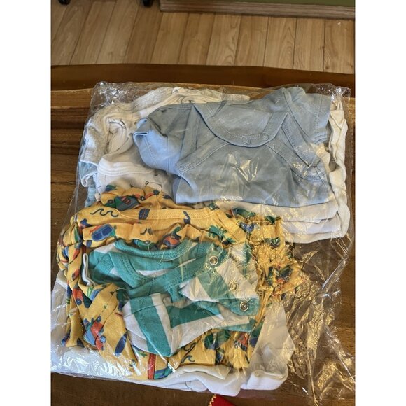 Lot Newborn/Infant (0-3 Months) Diaper Shirts - Picture 11 of 11